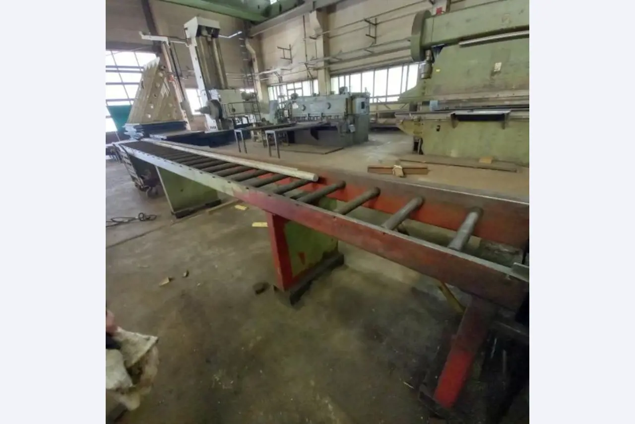 Machines et équipements d'une entreprise allemande de construction métallique-2