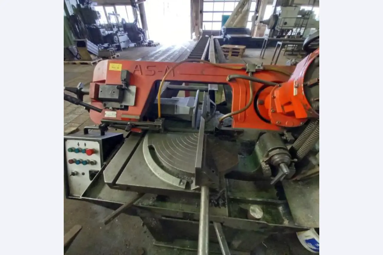 Machines et équipements d'une entreprise allemande de construction métallique-3