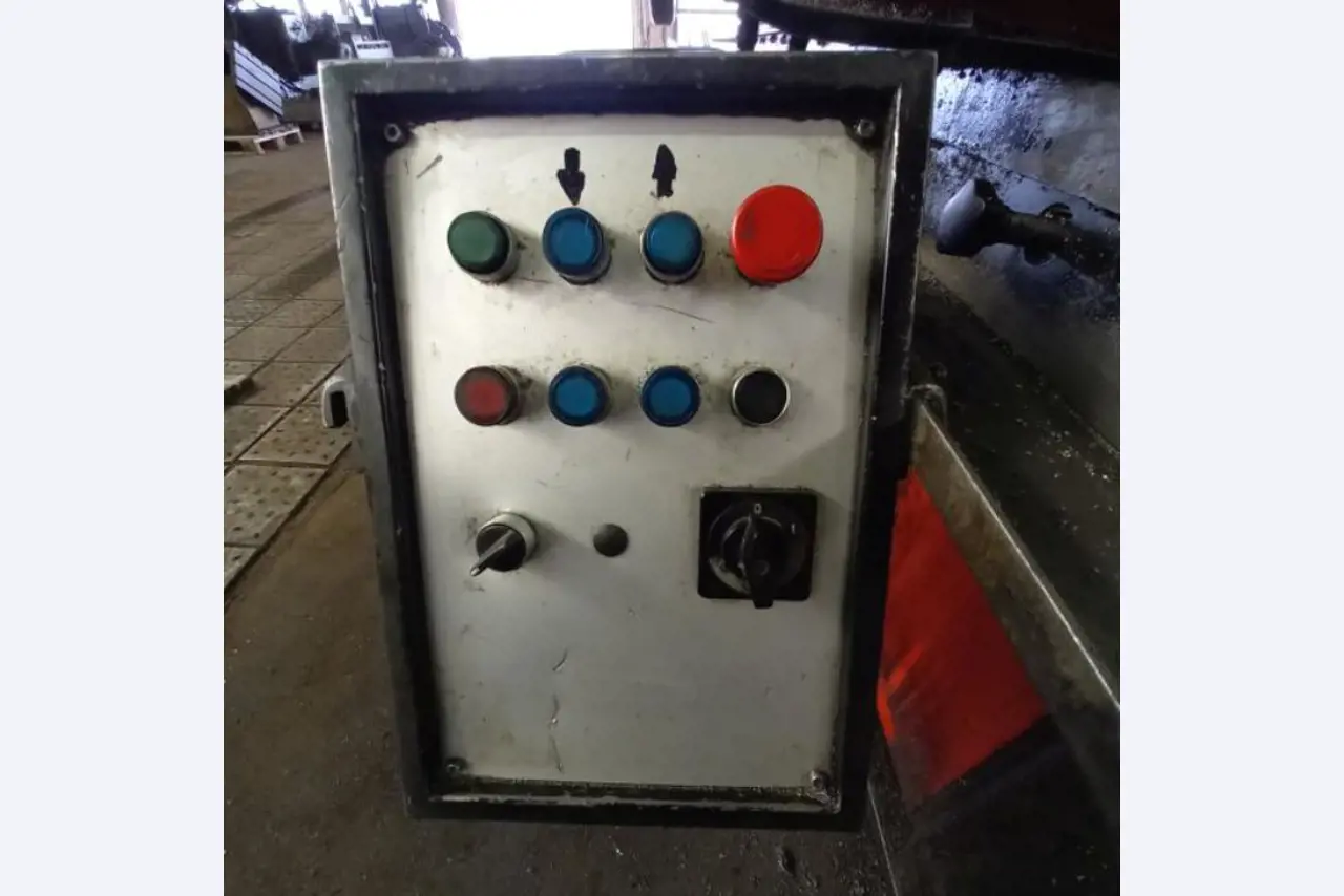 Machines et équipements d'une entreprise allemande de construction métallique-4