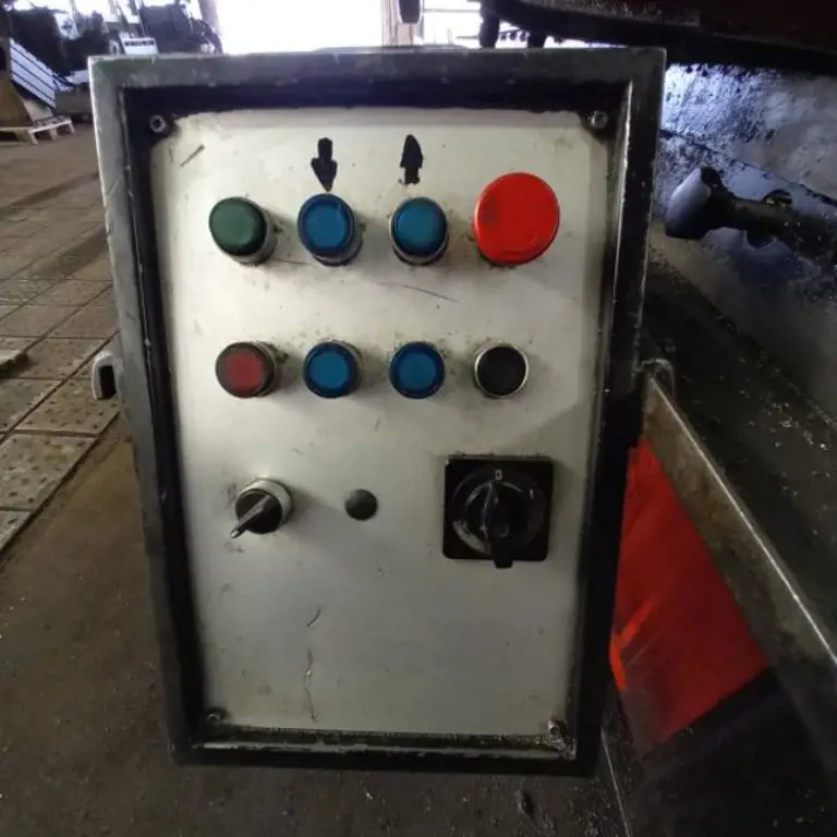 Machines et équipements d'une entreprise allemande de construction métallique-4