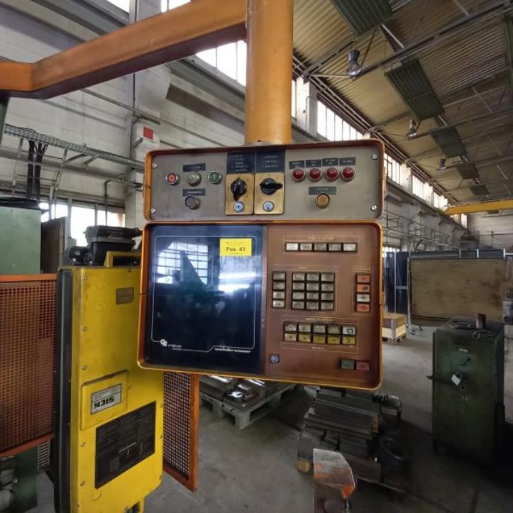 Machines et équipements d'une entreprise allemande de construction métallique-2