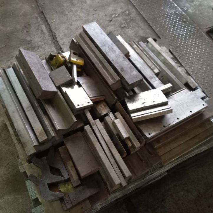 Machines et équipements d'une entreprise allemande de construction métallique-12