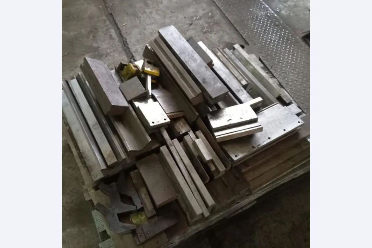 Stroji in oprema nemškega podjetja za gradnjo kovin-12