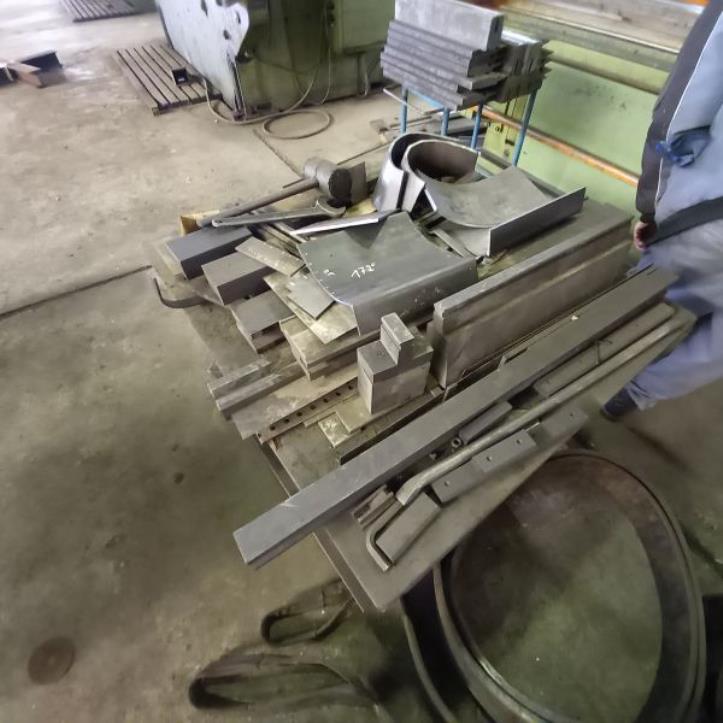 Machines et équipements d'une entreprise allemande de construction métallique-9