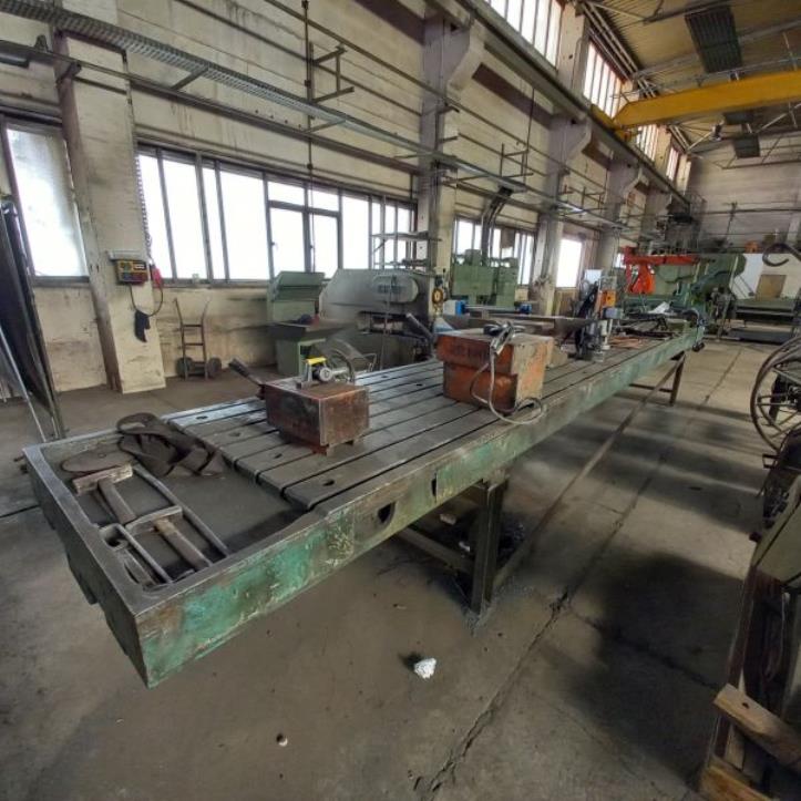 Maschinen und Einrichtungen eines deutschen Metallbauunternehmens-1