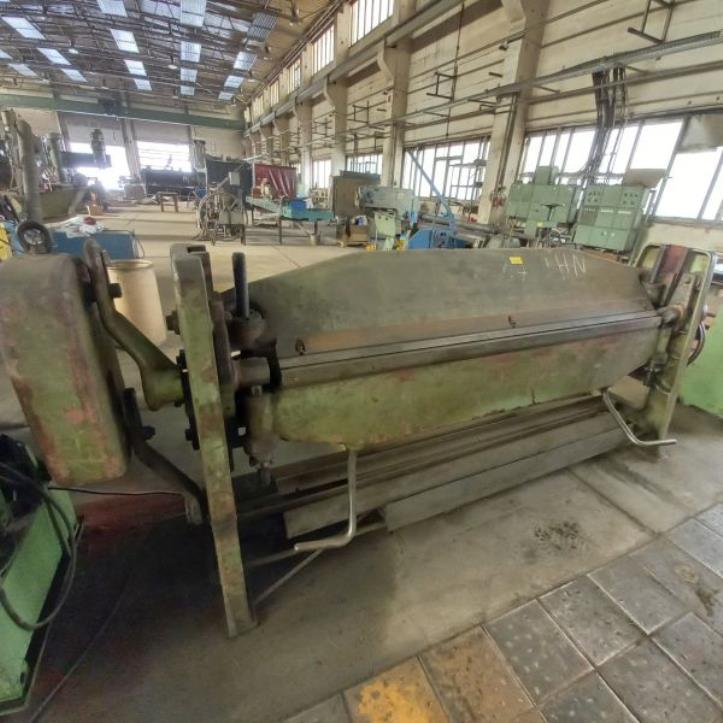 Stroje a zařízení německé společnosti vyrábějící kovové konstrukce-1