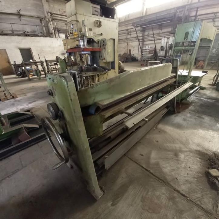 Stroje a zařízení německé společnosti vyrábějící kovové konstrukce-4