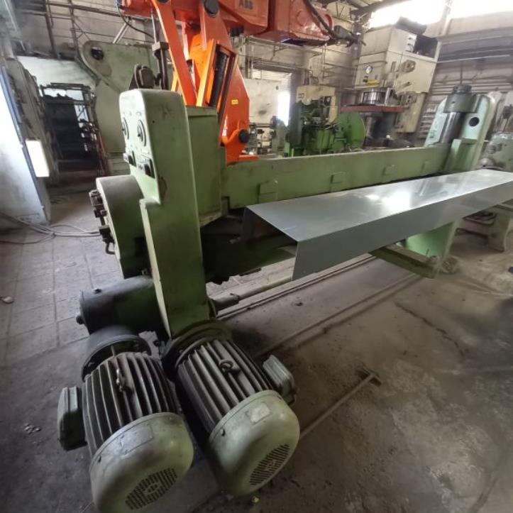 Machines et équipements d'une entreprise allemande de construction métallique-4