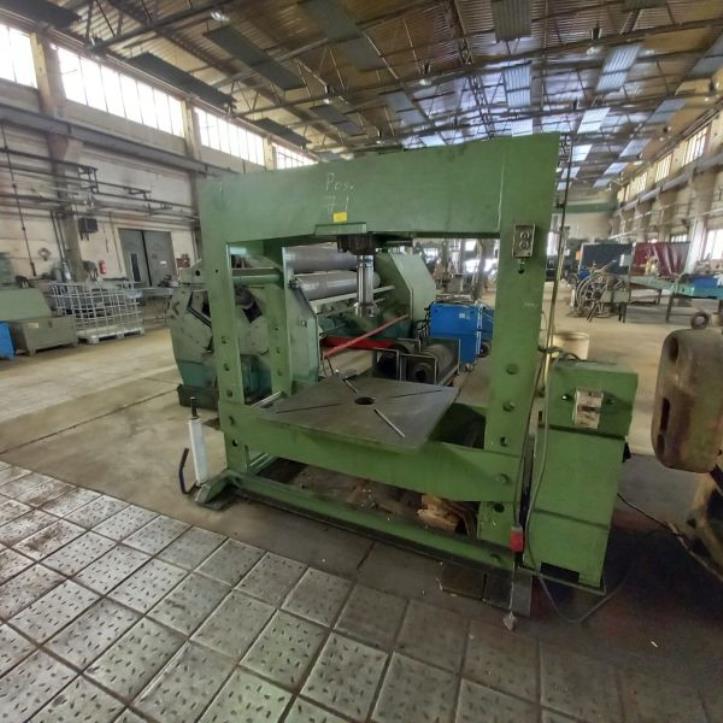 Máquinas e equipamentos de uma empresa alemã de construção metálica-1