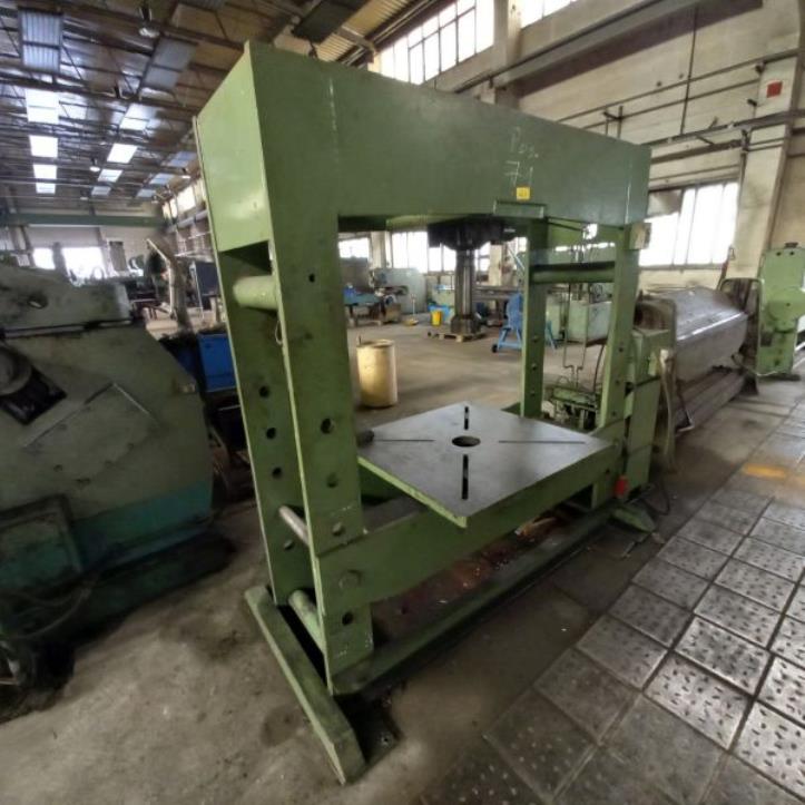 Máquinas e equipamentos de uma empresa alemã de construção metálica-2