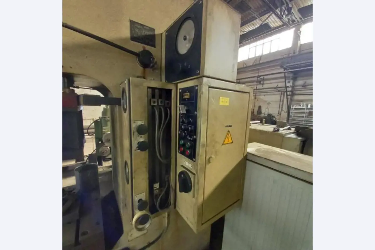 Machines et équipements d'une entreprise allemande de construction métallique-5