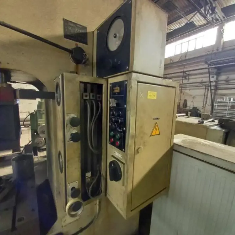 Machines et équipements d'une entreprise allemande de construction métallique-5