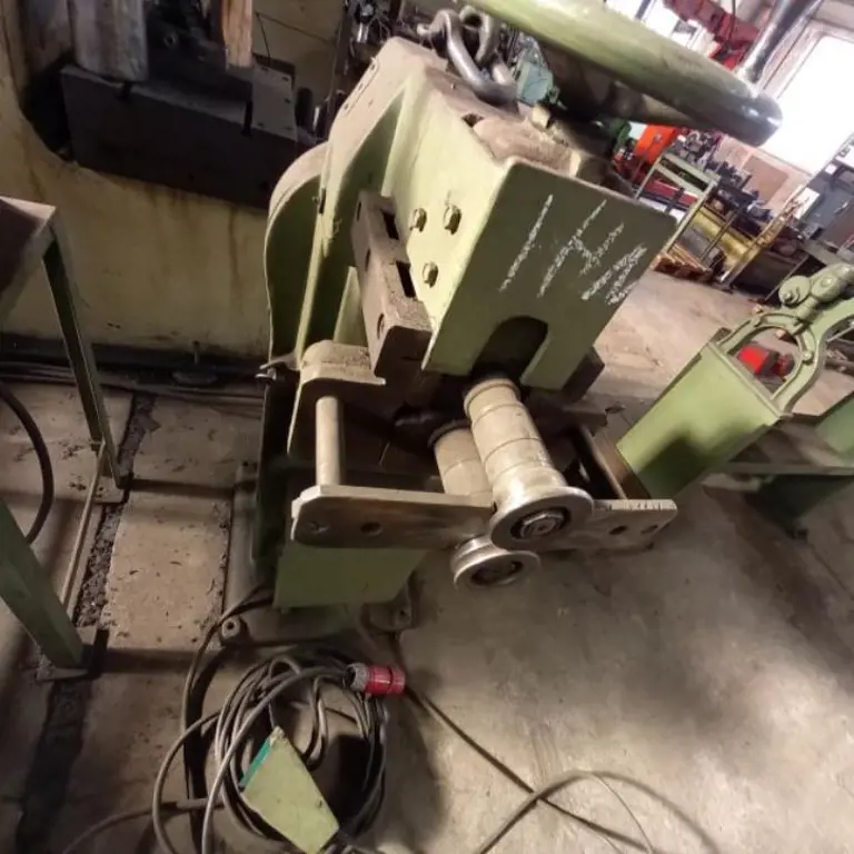 Máquinas y equipos de una empresa alemana de construcciones metálicas-3