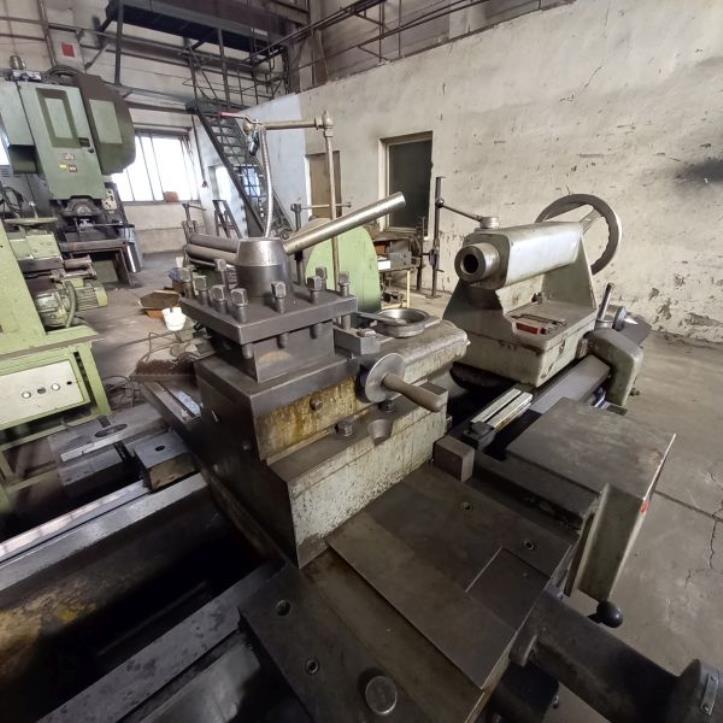 Maschinen und Einrichtungen eines deutschen Metallbauunternehmens-5