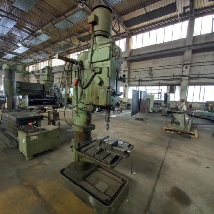 Maschinen und Einrichtungen eines deutschen Metallbauunternehmens-1