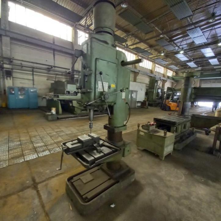 Maschinen und Einrichtungen eines deutschen Metallbauunternehmens-2