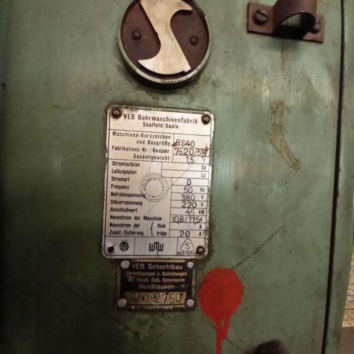 Maschinen und Einrichtungen eines deutschen Metallbauunternehmens-3