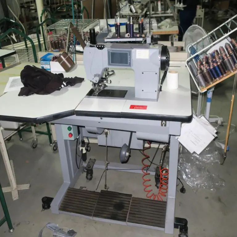 Machine for imitation of a hand stitch JAPSEW 785-X