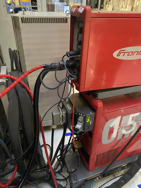 Robots y máquinas KUKA del sector de la construcción de vehículos-3