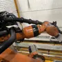 thumbnail-Goed onderhouden bewerkingscentra en robots bij een toeleverancier voor de auto-industrie-3