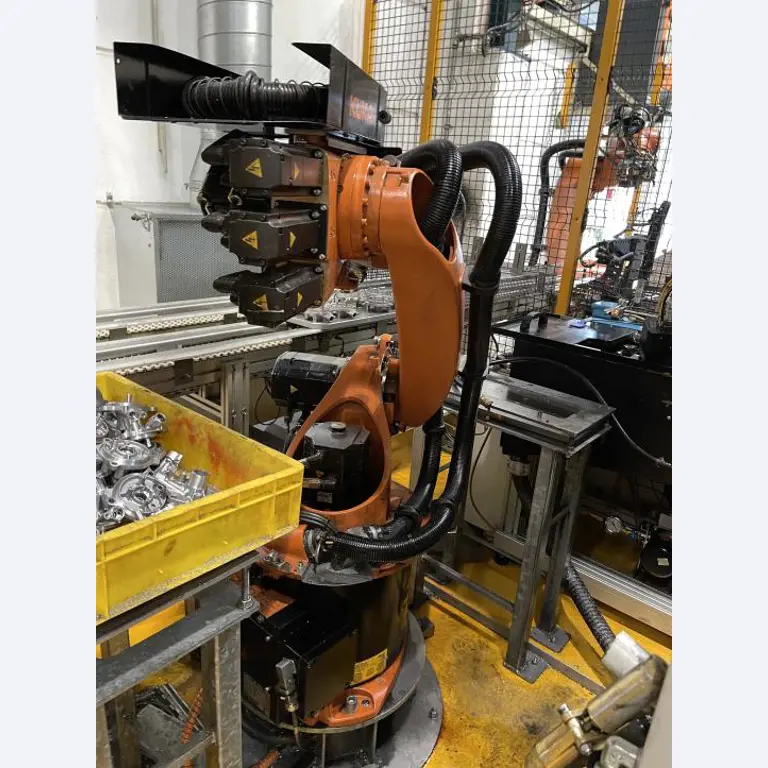 Goed onderhouden bewerkingscentra en robots bij een toeleverancier voor de auto-industrie-1