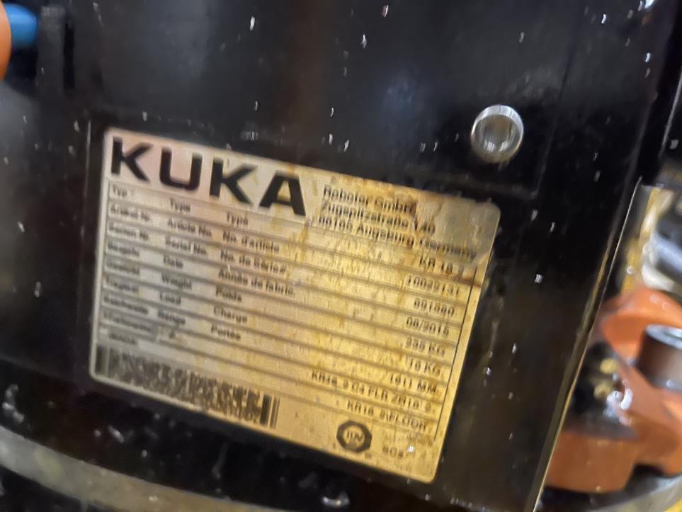 Well-maintained machining centers and robots from an automotive supplier-2