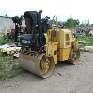 Walec wibracyjny  Caterpillar CB-24