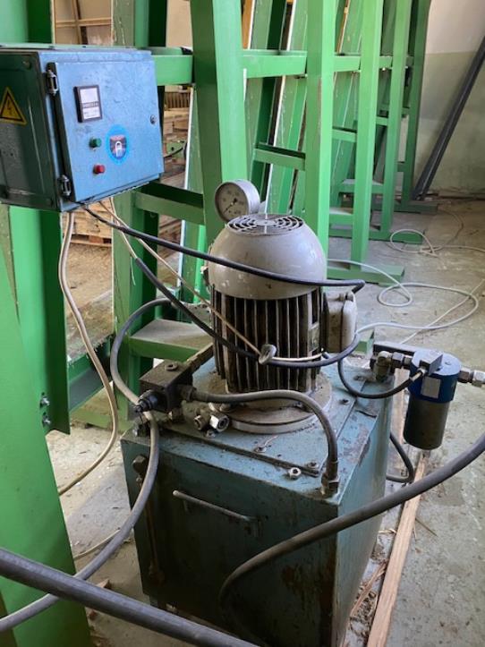 Holzbearbeitungsmaschinen und Anlagen einer Tischlerei-3