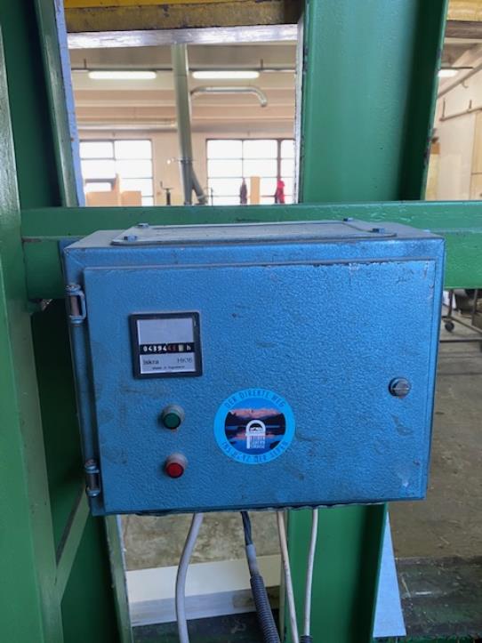 Holzbearbeitungsmaschinen und Anlagen einer Tischlerei-5