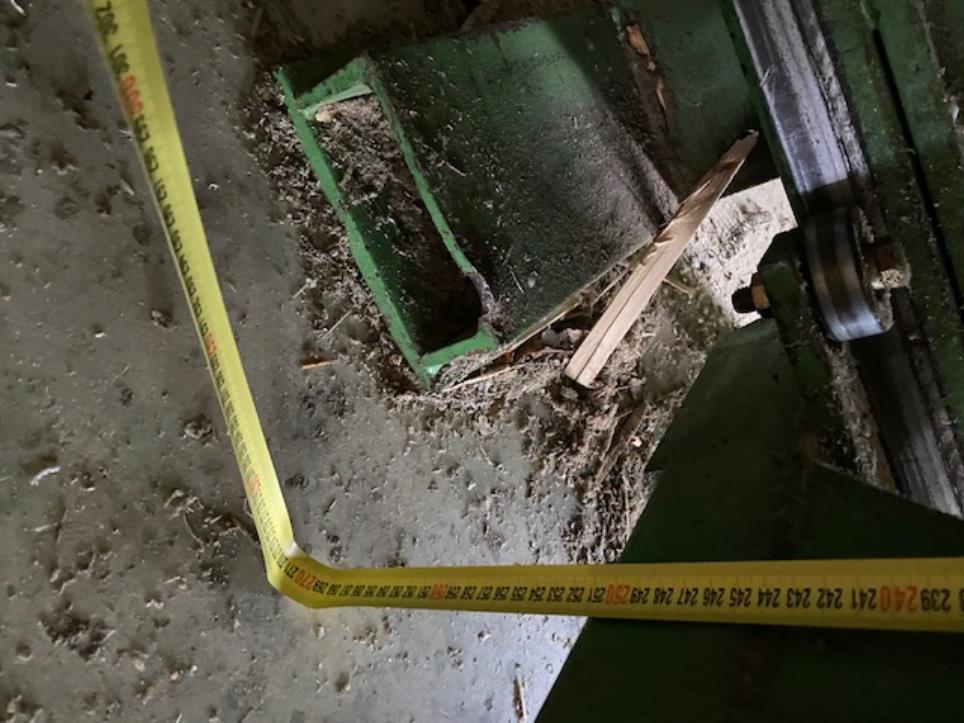 Holzbearbeitungsmaschinen und Anlagen einer Tischlerei-14