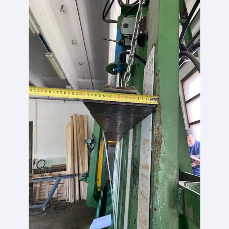 Machines à bois et installations d'une menuiserie-15