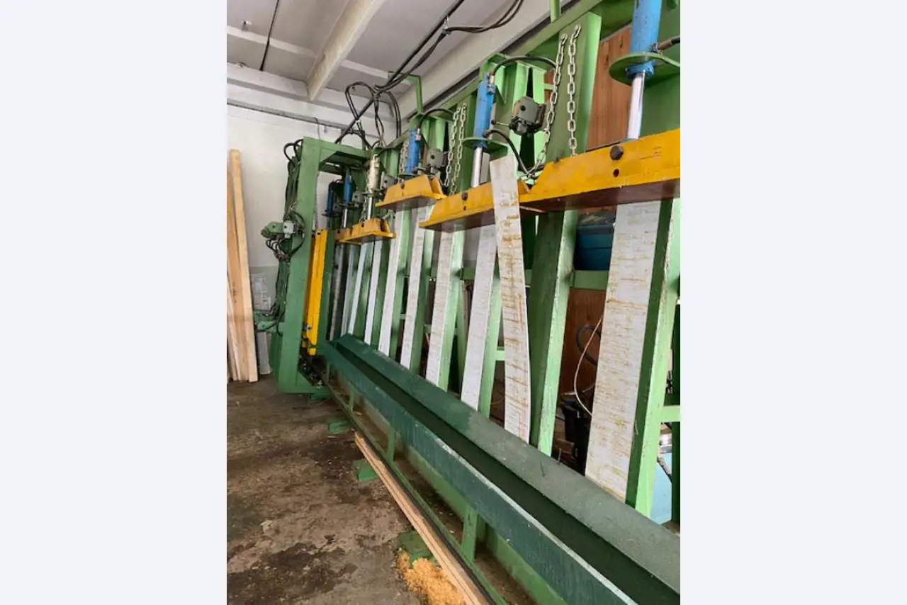 Machines à bois et installations d'une menuiserie-17