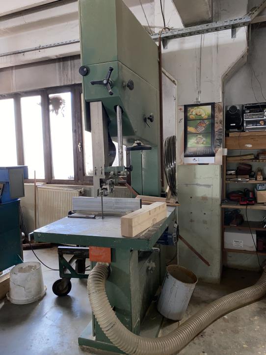 Holzbearbeitungsmaschinen und Anlagen einer Tischlerei-1