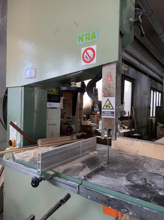 Holzbearbeitungsmaschinen und Anlagen einer Tischlerei-3