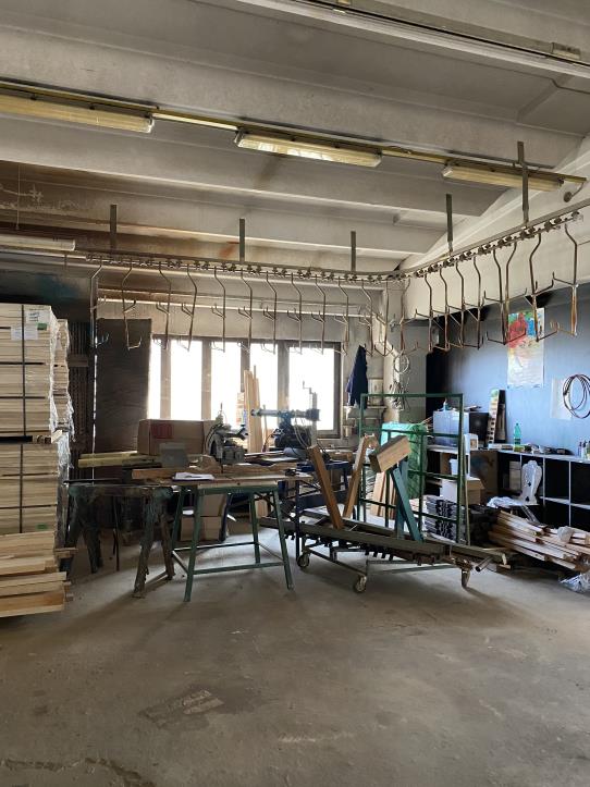 Holzbearbeitungsmaschinen und Anlagen einer Tischlerei-1