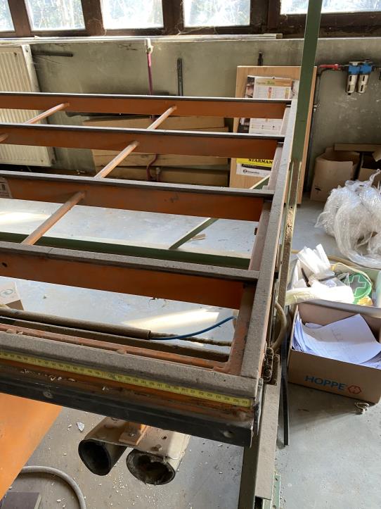 Holzbearbeitungsmaschinen und Anlagen einer Tischlerei-3