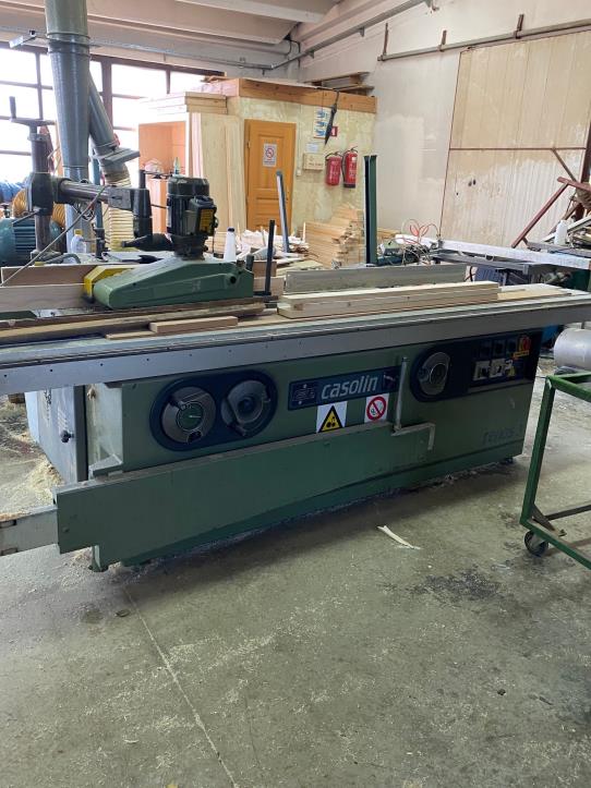 Holzbearbeitungsmaschinen und Anlagen einer Tischlerei-1