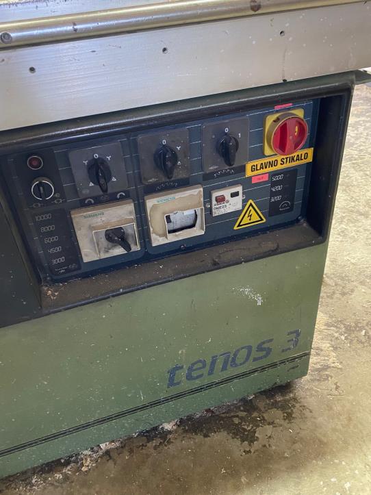 Holzbearbeitungsmaschinen und Anlagen einer Tischlerei-3