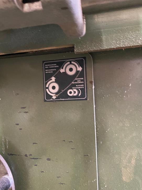 Holzbearbeitungsmaschinen und Anlagen einer Tischlerei-5