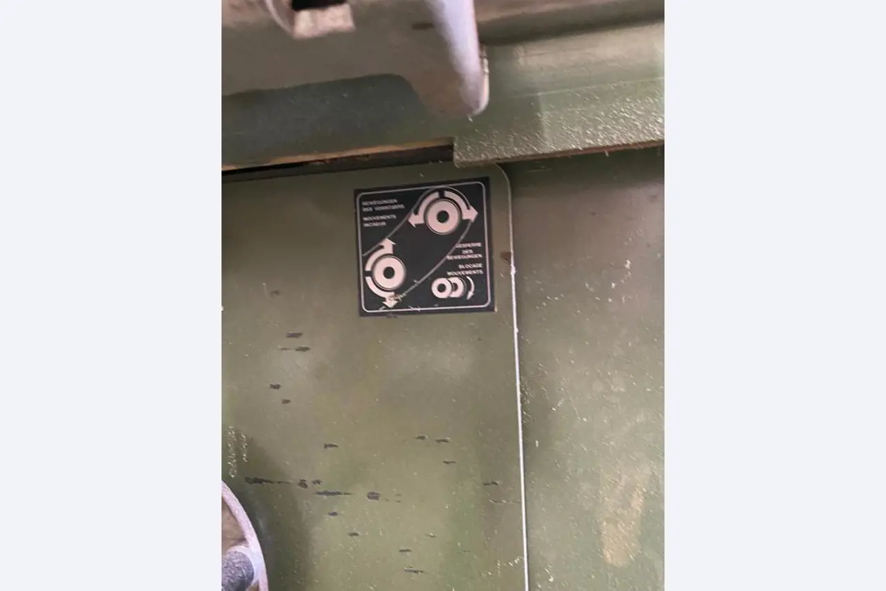 Máquinas y sistemas para trabajar la madera en una carpintería-5