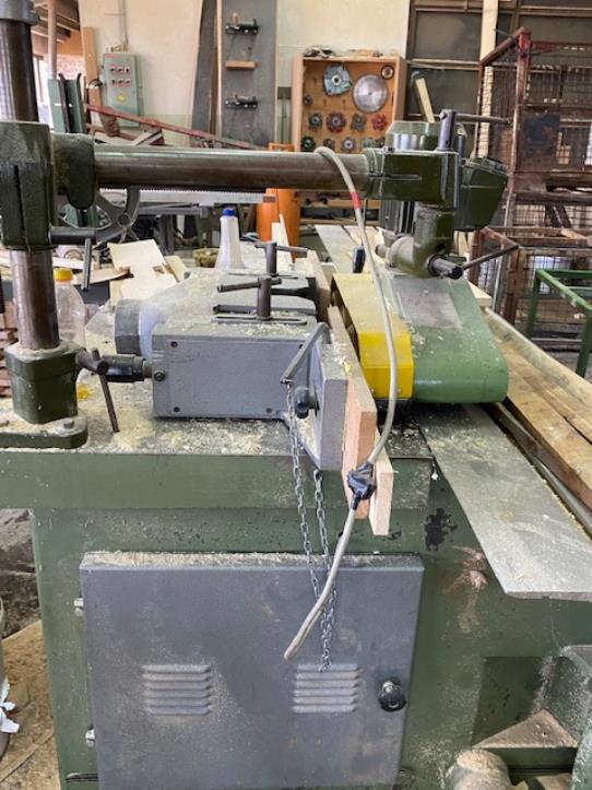 Holzbearbeitungsmaschinen und Anlagen einer Tischlerei-9