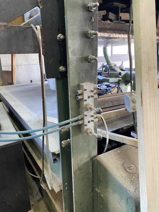 Holzbearbeitungsmaschinen und Anlagen einer Tischlerei-2