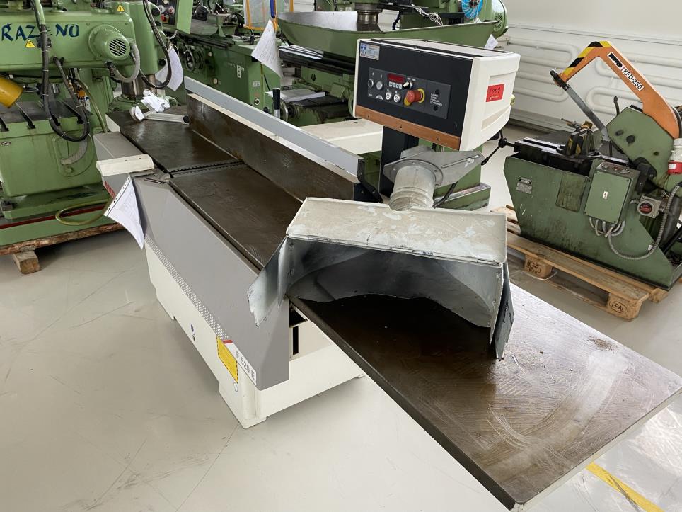 Metallbearbeitungsmaschinen und Arbeitsausrüstung (Sicherheitsschuhe)-1