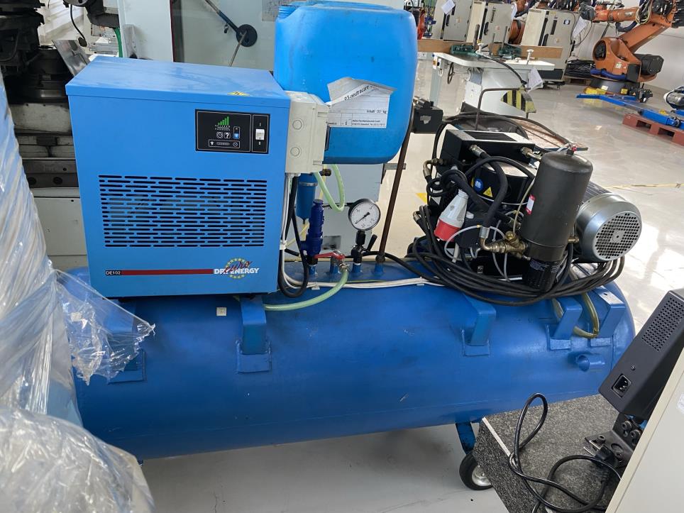 Metal working machines and work equipment (safety shoes)-2