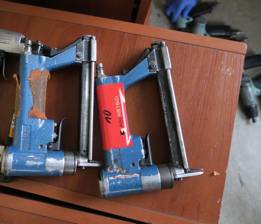 Stroji v tovarni pohištva-1