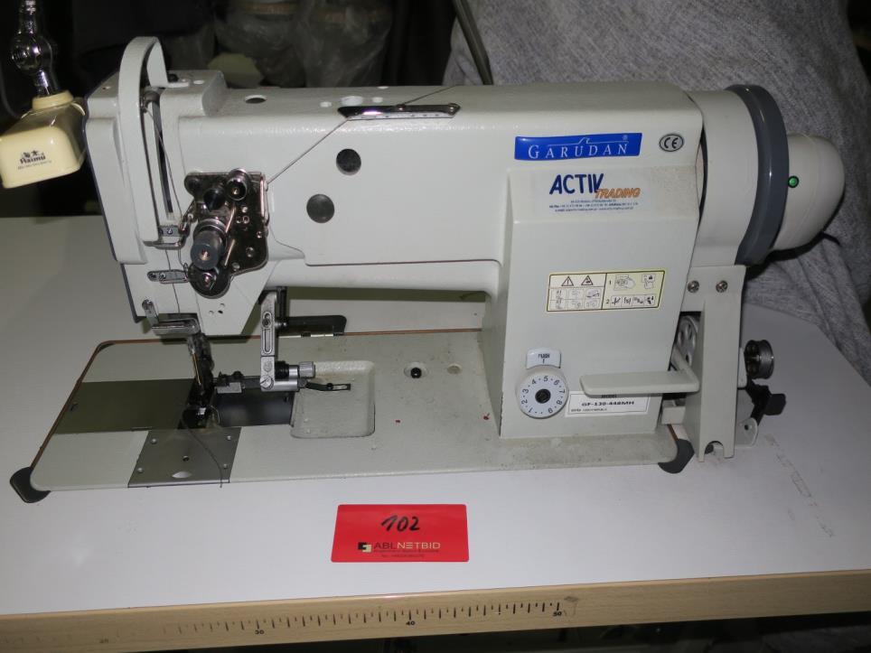 Stroje v továrně na nábytek-2