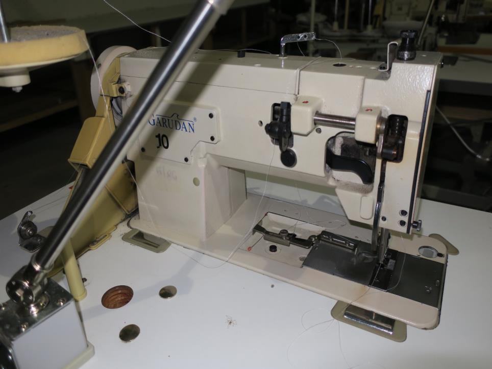 Stroje v továrně na nábytek-3