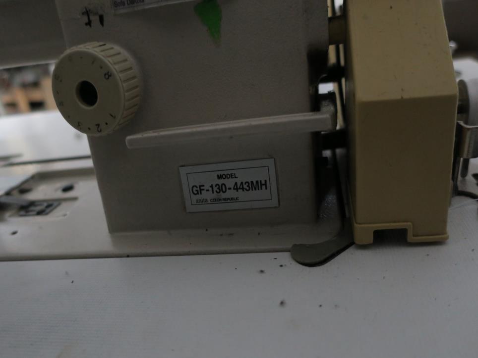 Maschinen einer Möbelfabrik-3