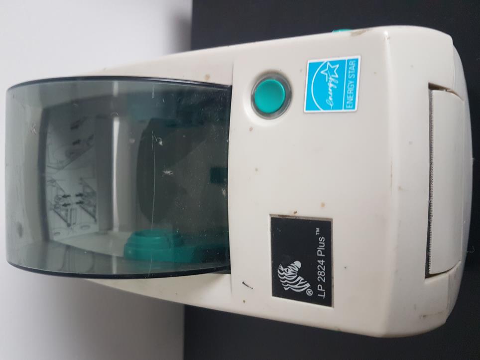 Stroje v továrně na nábytek-2