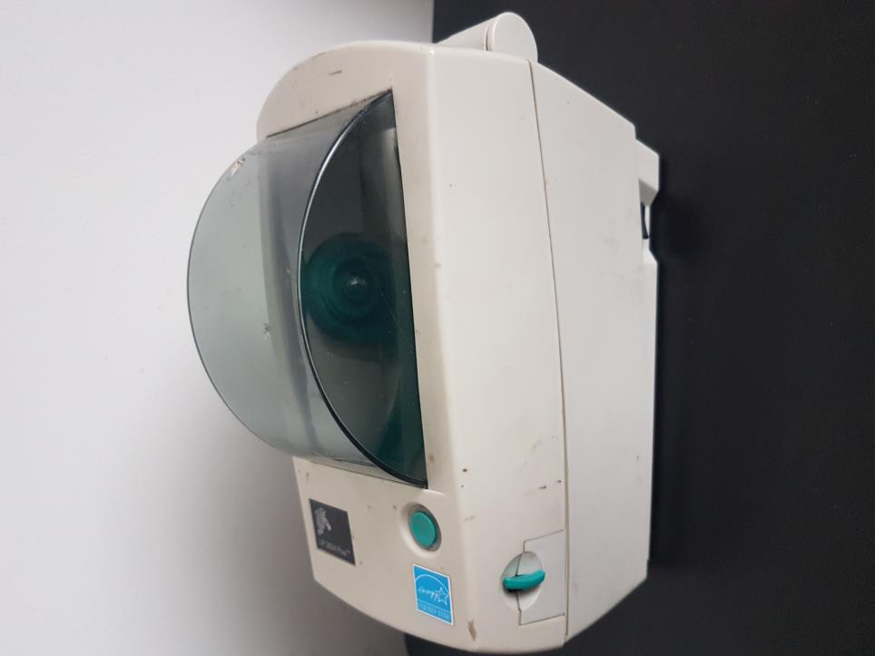 Stroje v továrně na nábytek-1